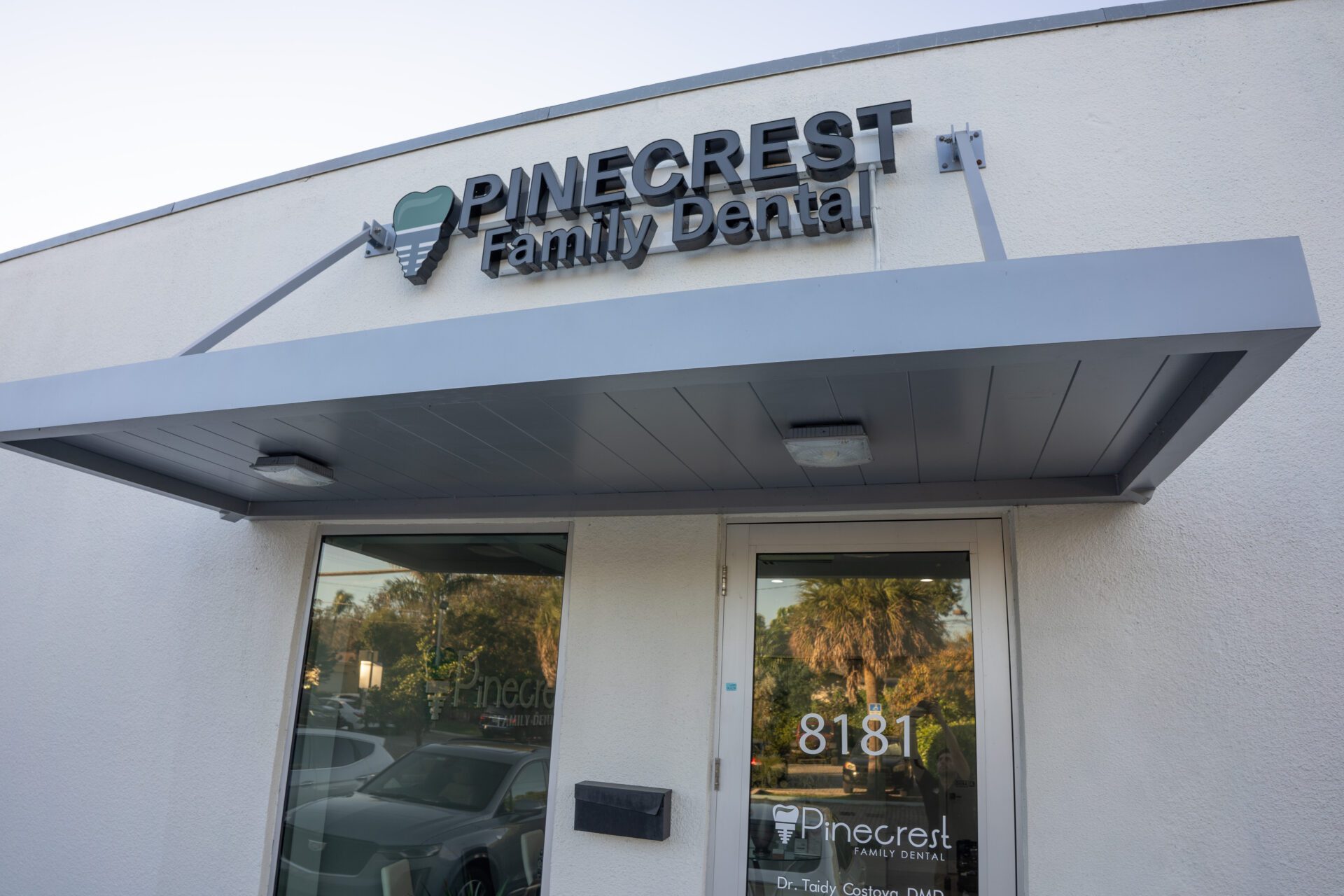 outside view of the Pinecrest Family Dental